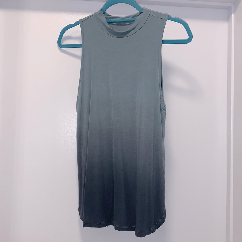 Mock Neck Ombré American Eagle Tank!